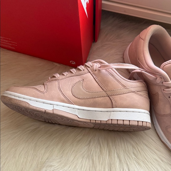 Nike Women's Blush Sneakers - Picture 4 of 5